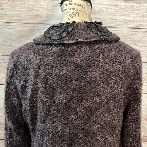 Dolce Cabo Cardigan Sweater Leather Rosettes Trim Size Large - Picture 7 of 14